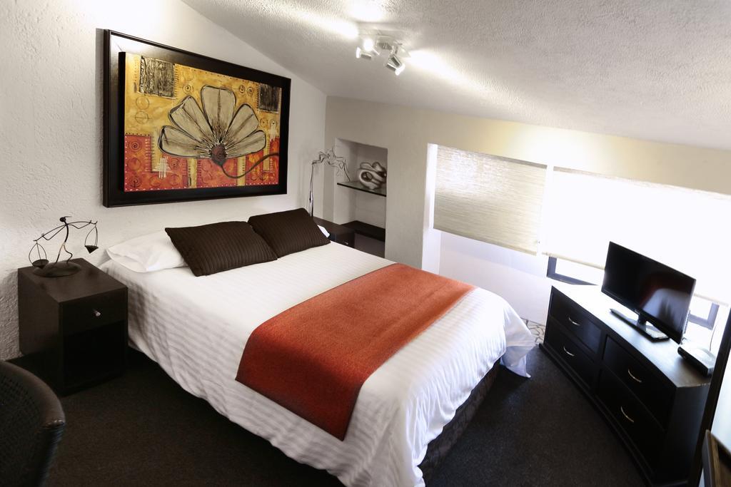 Aztic Hotel And Executive Suites Mexico by Rom bilde