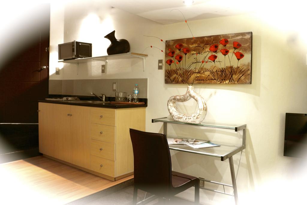 Aztic Hotel And Executive Suites Mexico by Rom bilde