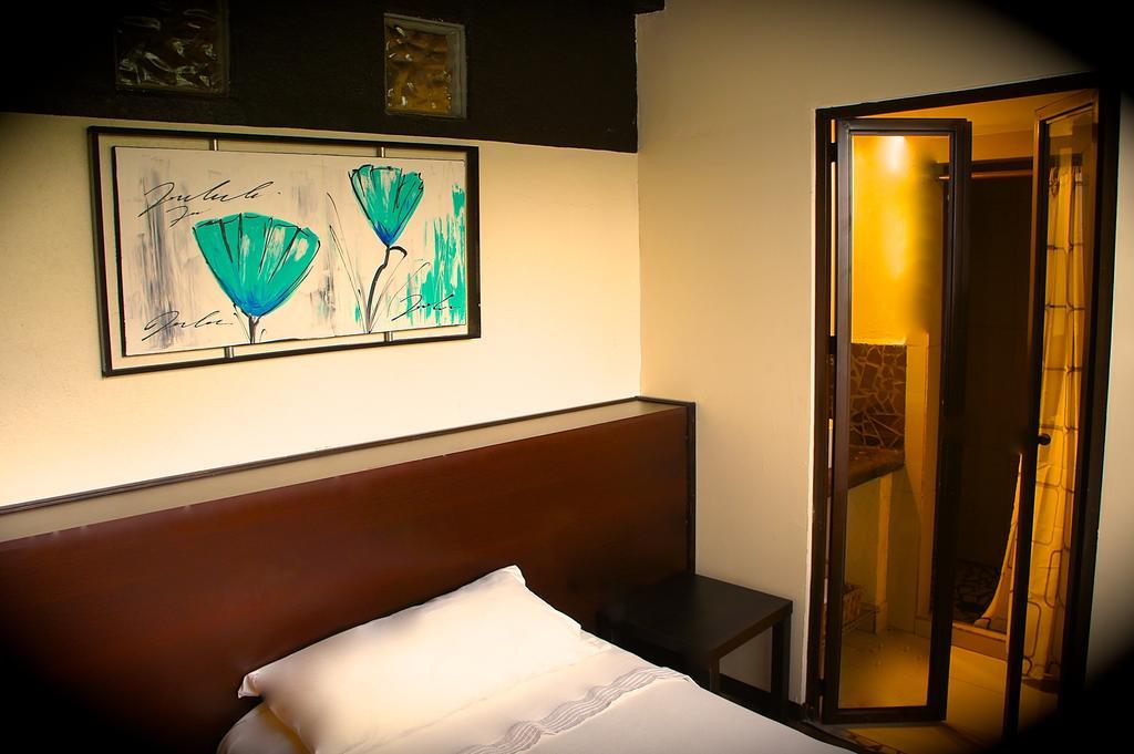 Aztic Hotel And Executive Suites Mexico by Rom bilde