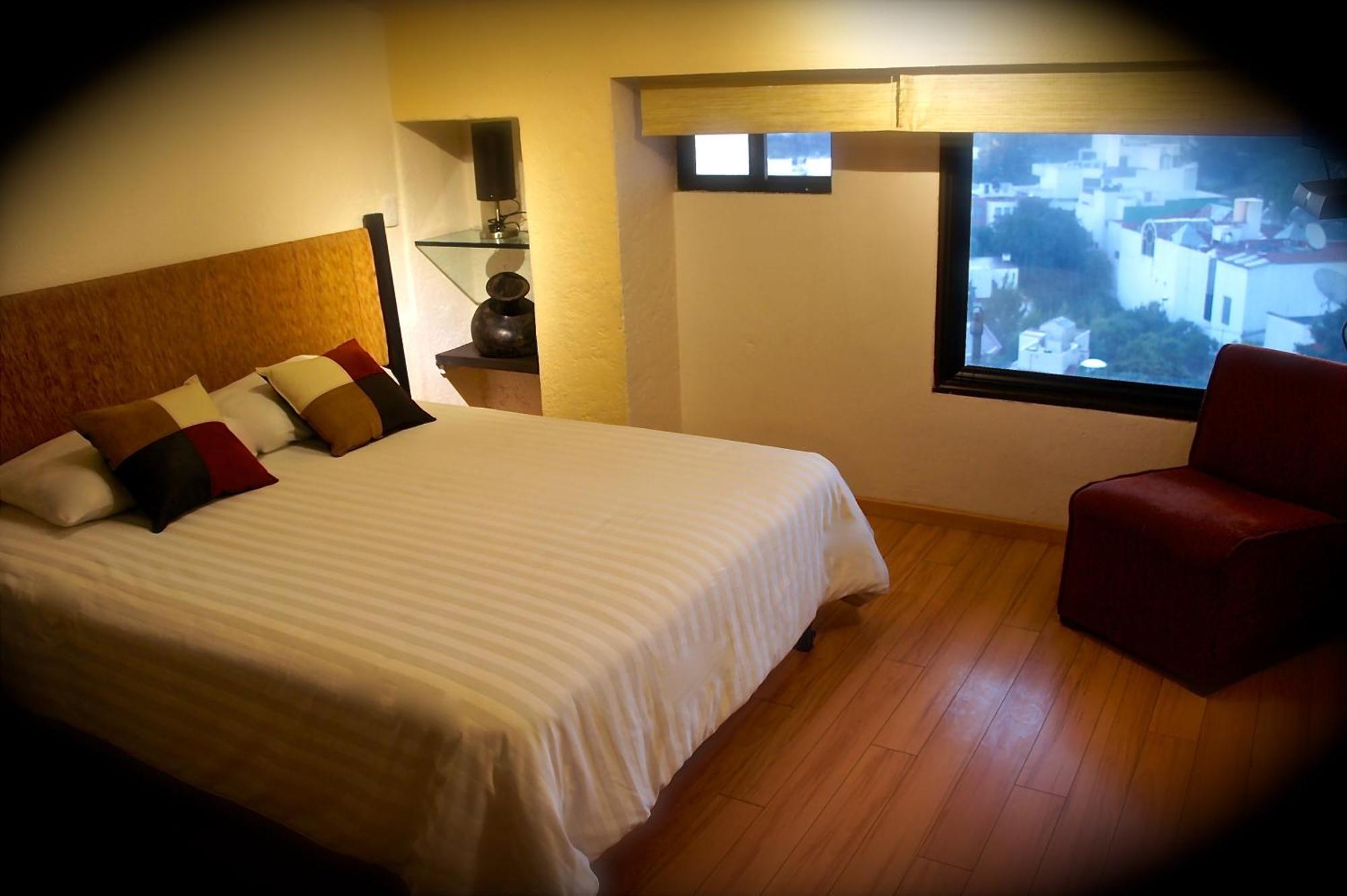 Aztic Hotel And Executive Suites Mexico by Rom bilde