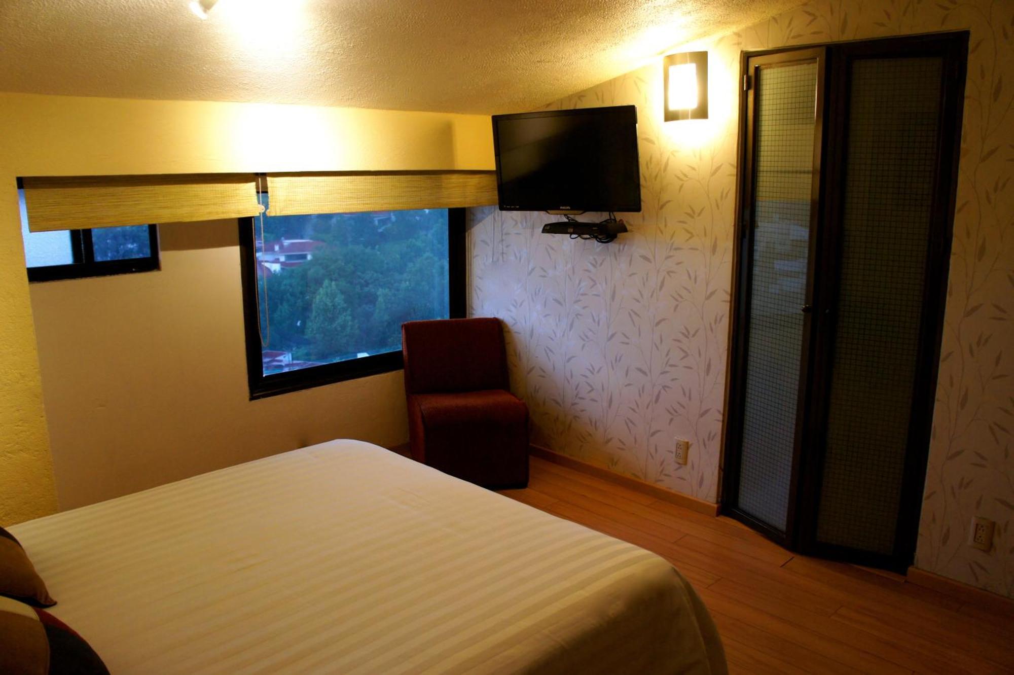 Aztic Hotel And Executive Suites Mexico by Rom bilde